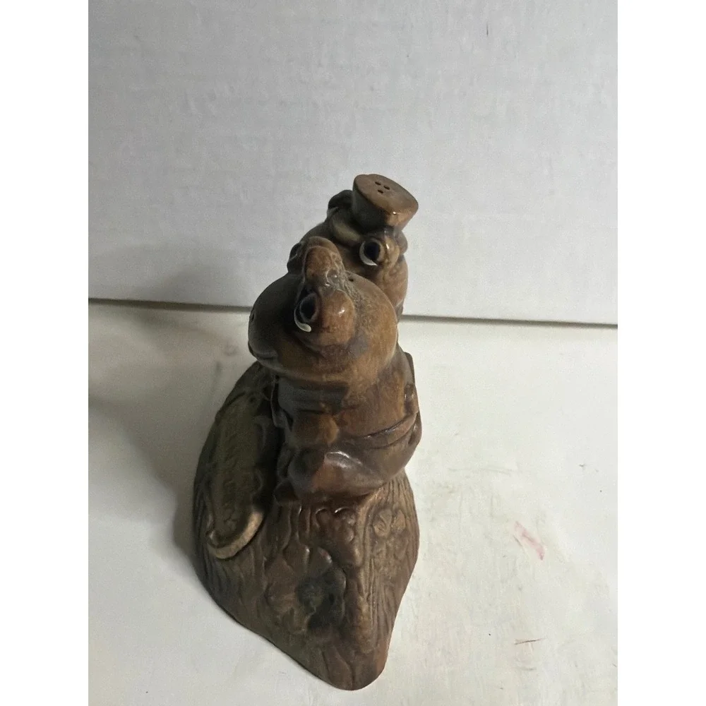 Vintage Queen Mary Frog Salt and Pepper Shakers Ceramic Bride Groom Souvenir Set